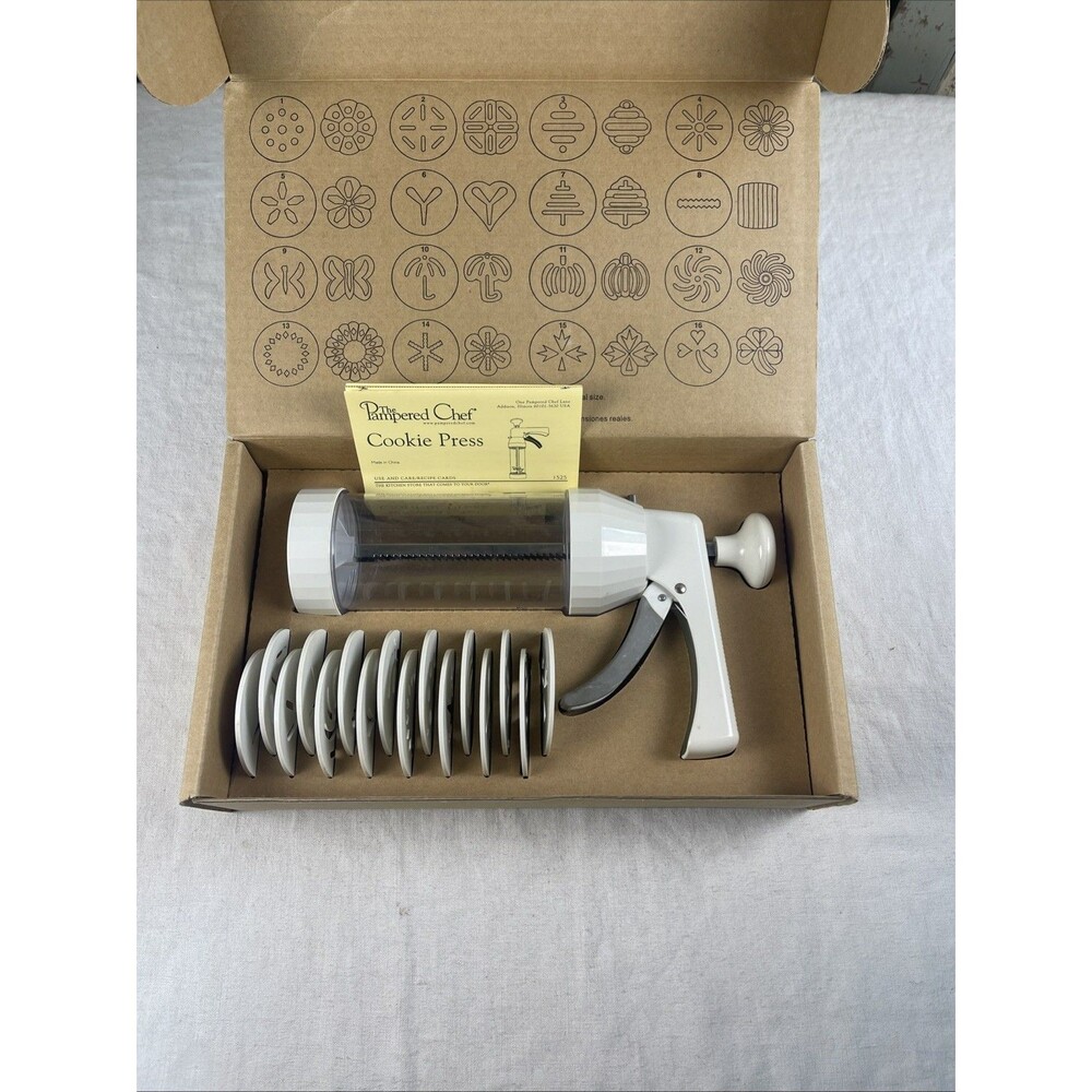 The Pampered Chef Cookie Press #1525 w/16 Discs - Picture 3 of 6